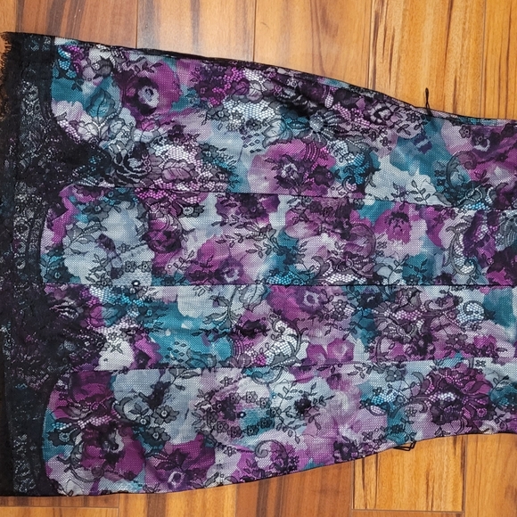 Body con lace overlay dress size 4 NWT - Picture 6 of 8